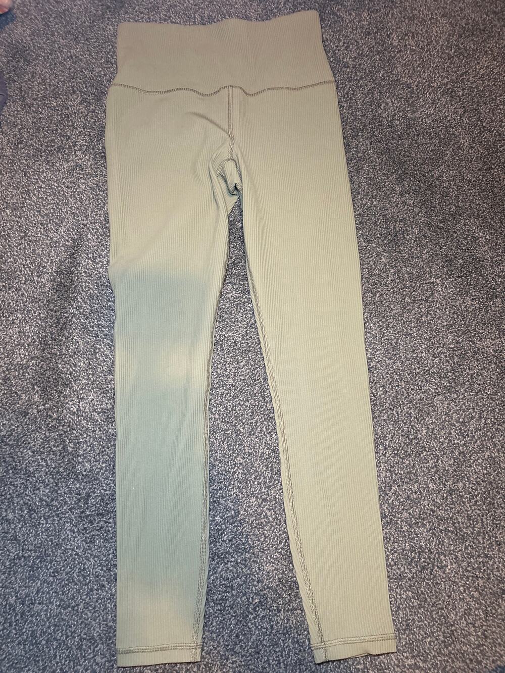Athleta women’s elation ribbed tights size small olive color